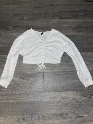 Tröja - Fin långärmad stickad tröja. Fint skick 