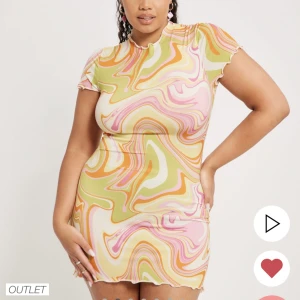 Klänning  - Säljer denna nya klänning från Nelly! Strl L! Prislapp kvar 