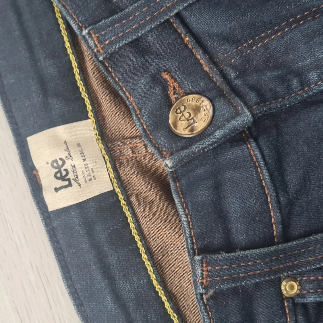 Lee scarlett 28 - 90