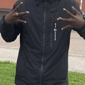  jag säljer min jacka har använt den 2gång -  jag säljer min jacka har använt den 2gång