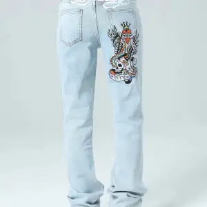 Ed hardy jeans i storlek M/38 i fint skick använda 1 gång  
