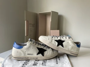 Golden goose skor - Golden goose skor i riktigt bra skick, knappt använda. Storlek 45 Hör av dig vid frågor 