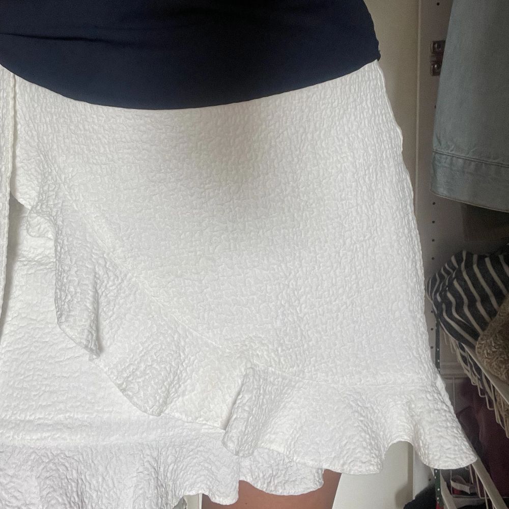 Vit Kort vit kjol - NA-KD | Plick Second Hand
