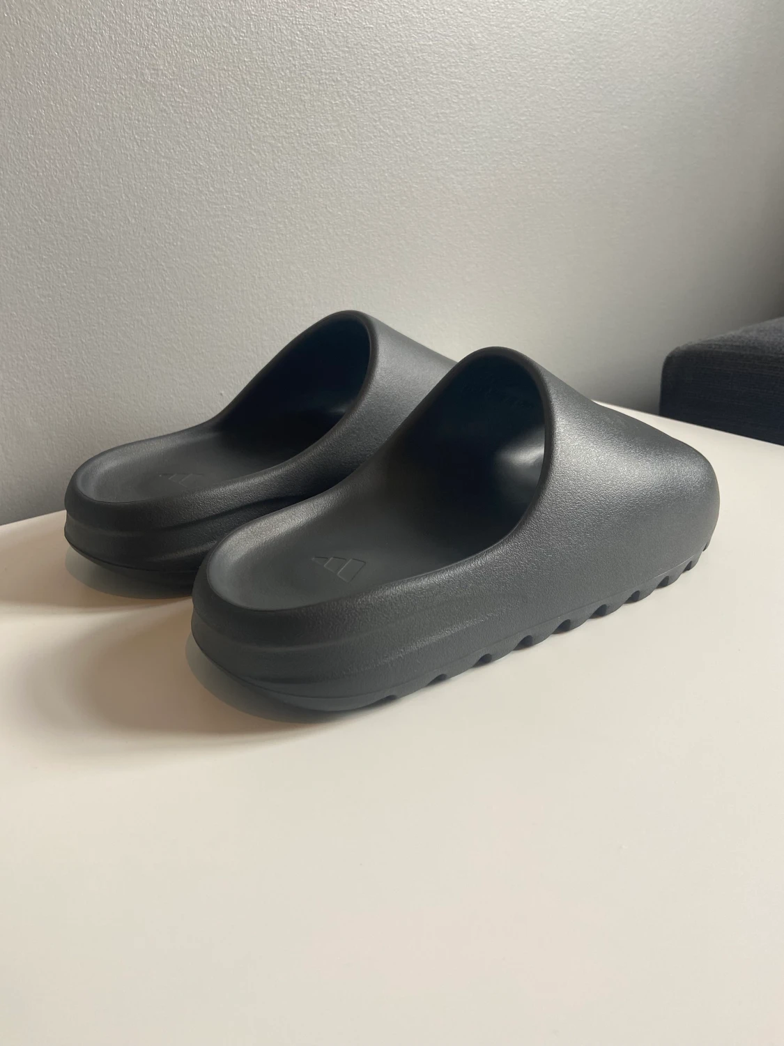 Yeezy slide onyx - 90