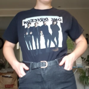 OneDirection T-shirt - Säljer då den inte kommer till användning. Väldigt skön och 100% bomull.  Mer bilder? Tveka inte att skriva! 