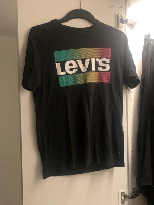 Äkta Levis t-shirt - Stl S