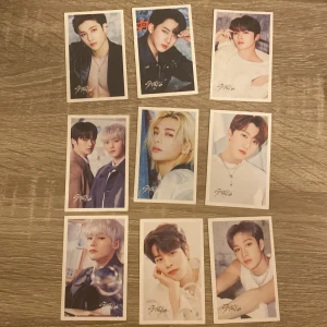 Straykids - Straykids Lomocards säljer för 5kr styck + 15 kr frakt 📦  Jag tar helst Swish men går även med kontanter, kom privat för mer info  