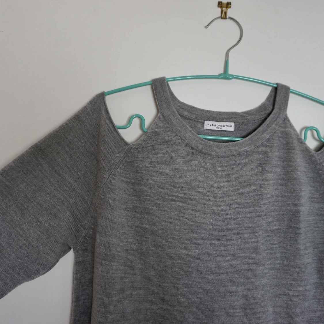 Grå tröja  - 90
