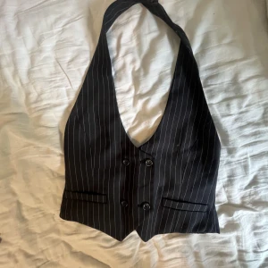 Kostymväst - Y2k halterneck öppenrygg kostymväst, justerbar i nacken och rygg