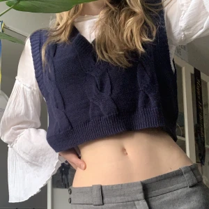 Stickad top  - En stickad top från shein, aldrig använd då jag redan har en liknande 🤍