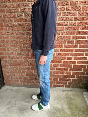 Herr jeans - Storlek 33/32 weekday pine jeans. Knappt använda dom är som helt nya!
