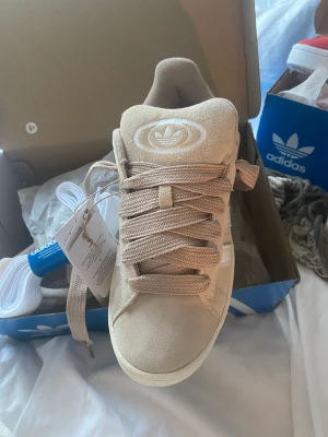  adidas Originals Campus  - Helt nya  adidas Originals Campus, säljer för att jag glömde returnera i tid