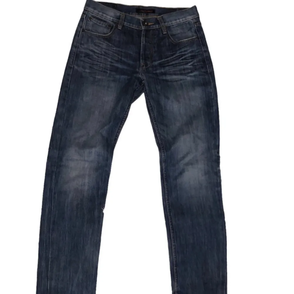 Ed hardy straight fitted jeans, i storlek M som knappt är använd. Måtten vid midjan är runt 90cm och jeansen är mid-wasited.. Jeans & Byxor.