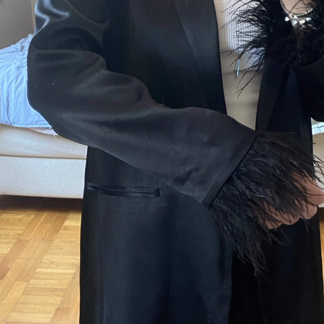 Siden kavaj med fjäder detaljer  - 90