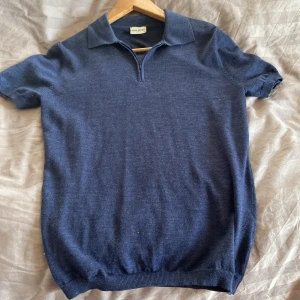 John Henric Pike - En yllepiké med zip från John Henric i storlek S.  Cond:10/10 Pris 249-nypris ca 400 Kom meddelande för frågor.