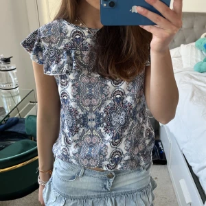 Topp!  - Så snygg topp i bohemiskt mönster som är så populärt just nu😍