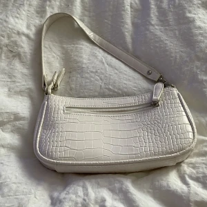 Väska  - Nyskick använd få ggr