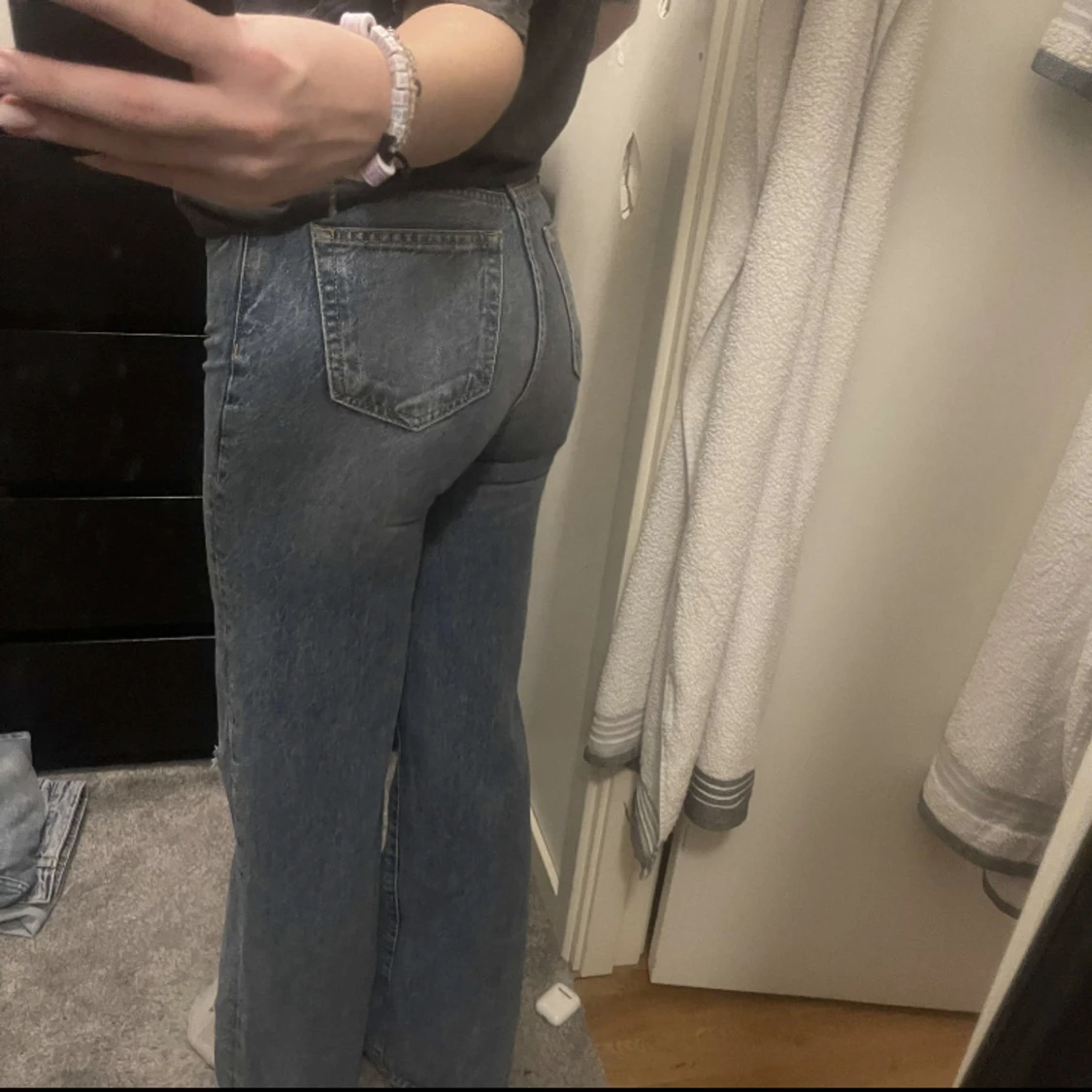 Jeans med hål  - 90