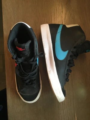 Nike blazer - • bra skick, använda  • nypris: 1000kr