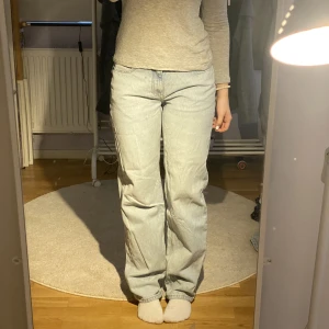 Lågmidjade jeans  - Mid waist jeans från Gina i storlek 34/XS men skulle mer säga att det är storlek S. Nyskick då de bara är använda ett par gånger. Pris kan diskuteras (nypris 500) 💓