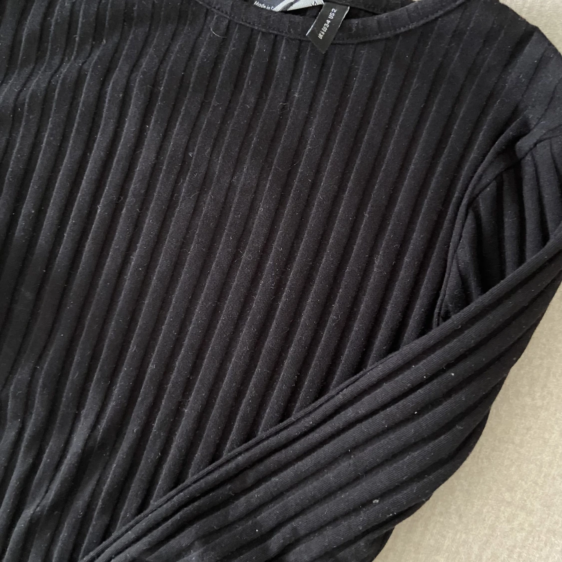 Svart ribbad långärmad  - 90