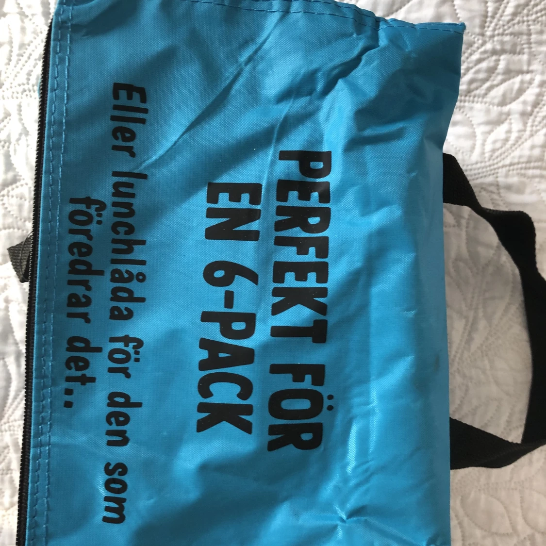 Liten kylväska med kul text  - 90