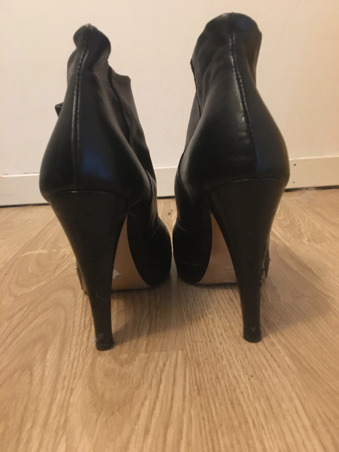 Högklackat med silverkedja - 90