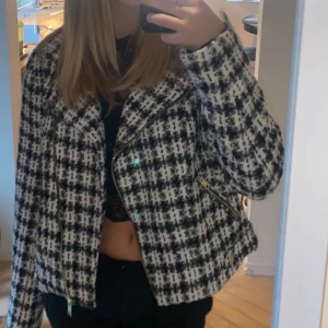 Kort kappa - Från River island, fint skick🥰 ingen användning av den 