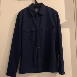 Overshirt - Oanvänd Overshirt ifrån hm.