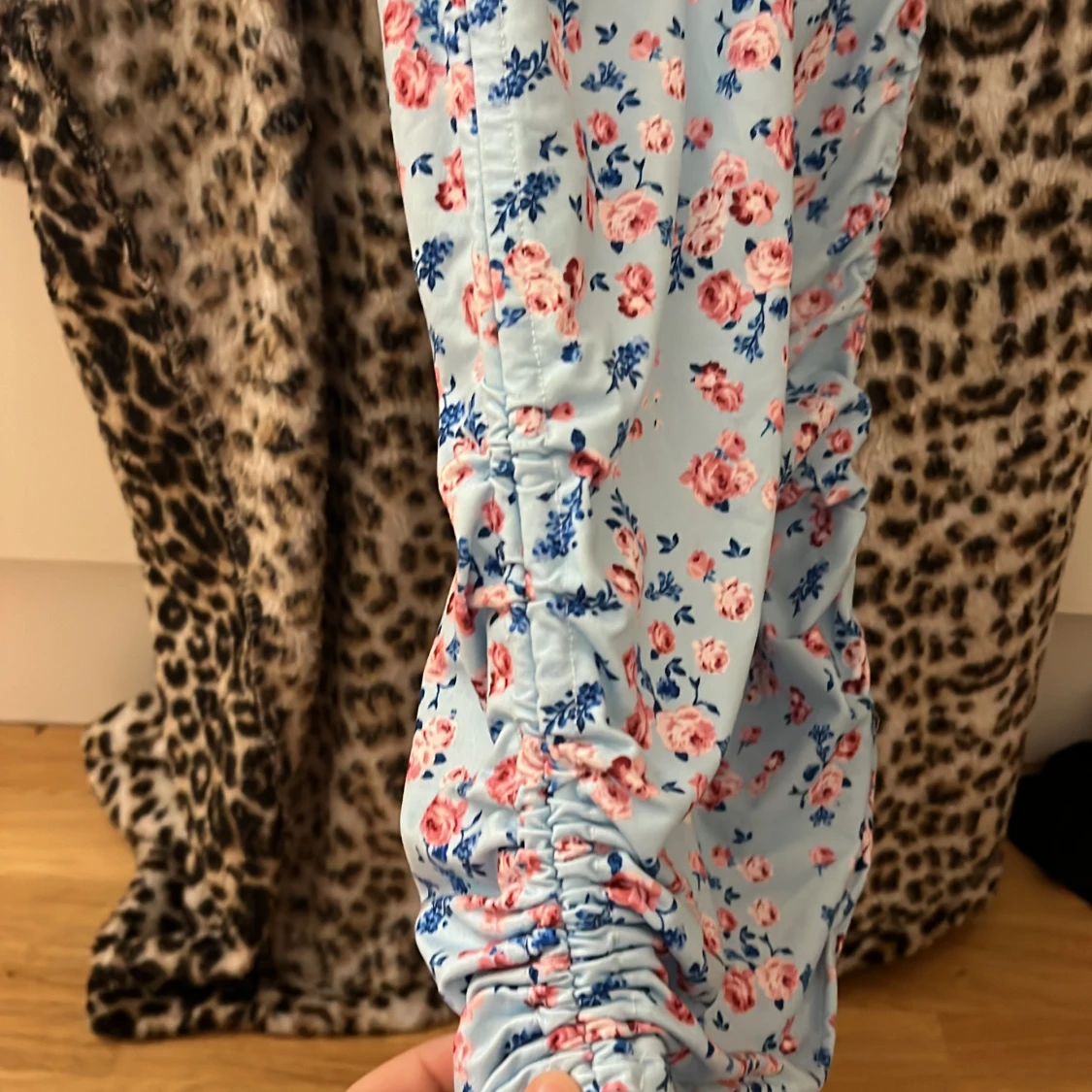 Fin blommig klänning - 90