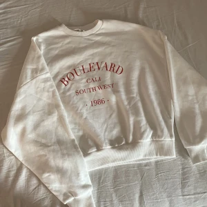 Tröja - Fin tröja i storlek XS 💕 aldrig använd!