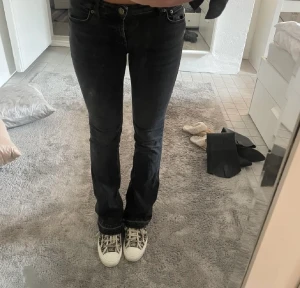 Low waist jeans - Säljes då jag inte använder dom längre❤️kan gå ner i pris vid snabb affär:)