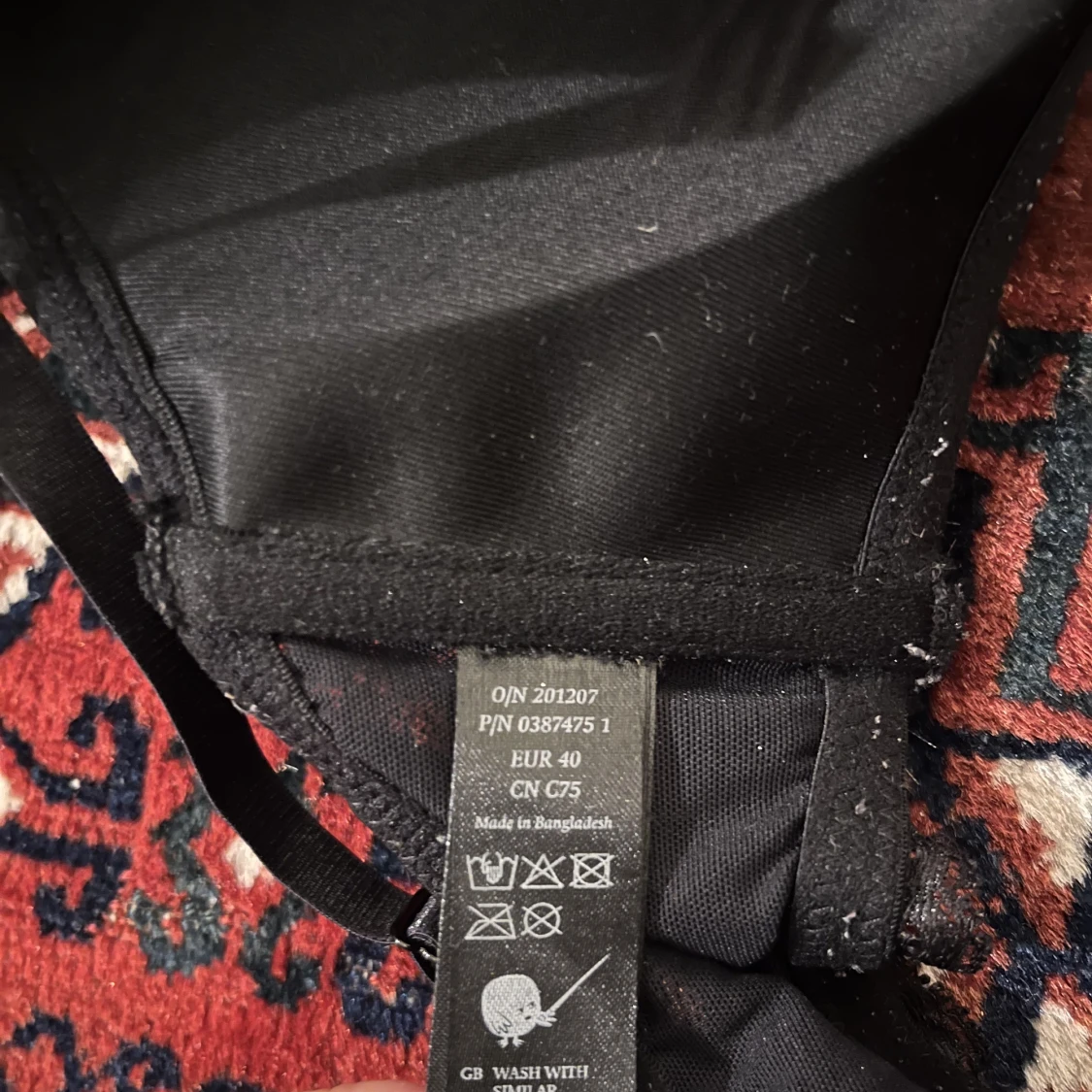 Svart spets-bh 75C  - 91