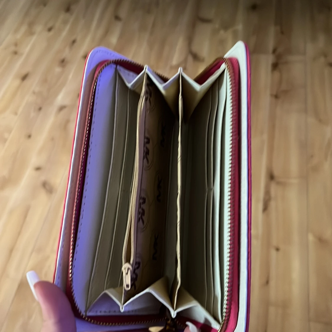 Pris kan diskuteras. - 90