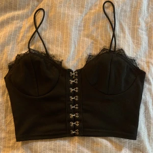 Svart topp - Svart topp