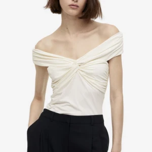 Topp - Så fin topp, slutsåld i de flesta storlekarna!! Köpt i Köpenhamn 