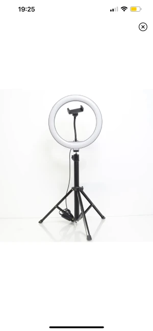 Stativ med lampa - Aldrig använt ligger kvar i förpackningen. Köptes dyrt 