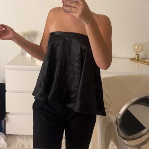 Top/tjol  - Detta är en tjol som jag använder som en top då jag tycker de är snyggare