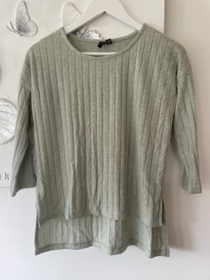 Grönt set - Aldrig använt. Skick 10/10.