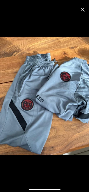 Nike psg tracksuit - Helt ny med tags
