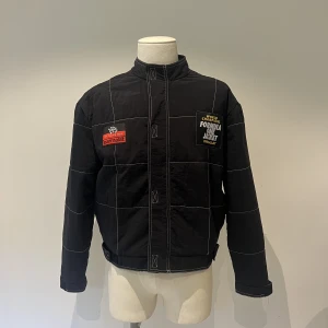 Vintage Formula 1 Jacka  - Färg: Svart Storlek: M