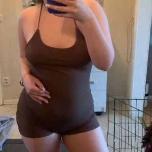 SHEIN jumpsuit  - Säljer den då jag inte vet när jag ska använda den. Aldrig använd. 