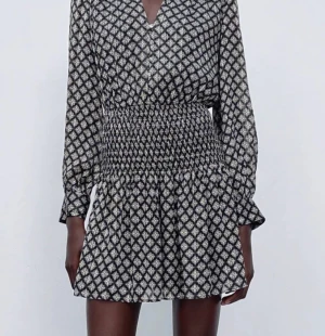 Zara klänning - Jättefin klänning från zara, inga defekter