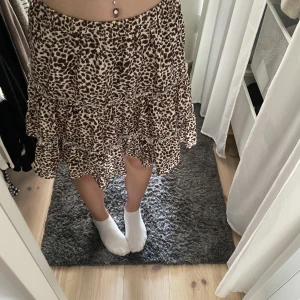 Kjol - Säljer denna fina kjol då jag inte använder längre💗