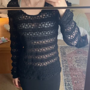 Virkad tröja - Passar verkligen till allt