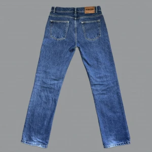 Montén Jeans - Riktigt snygga Montén Jeans 👖Storlek 30/32, använda ett fåtal gånger 🤝 skriv för frågor/bilder osv. 🤝 nypris 950kr, mitt pris 600kr 😁