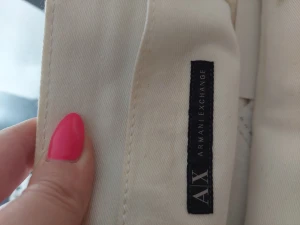 Vit Armani väsja - Sparsamt använd.  Är som ny