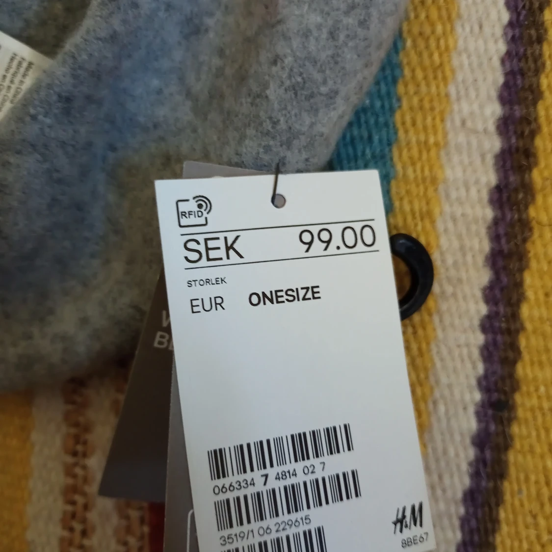 Grå oanvänd basker. FRI FRAKT! - 91