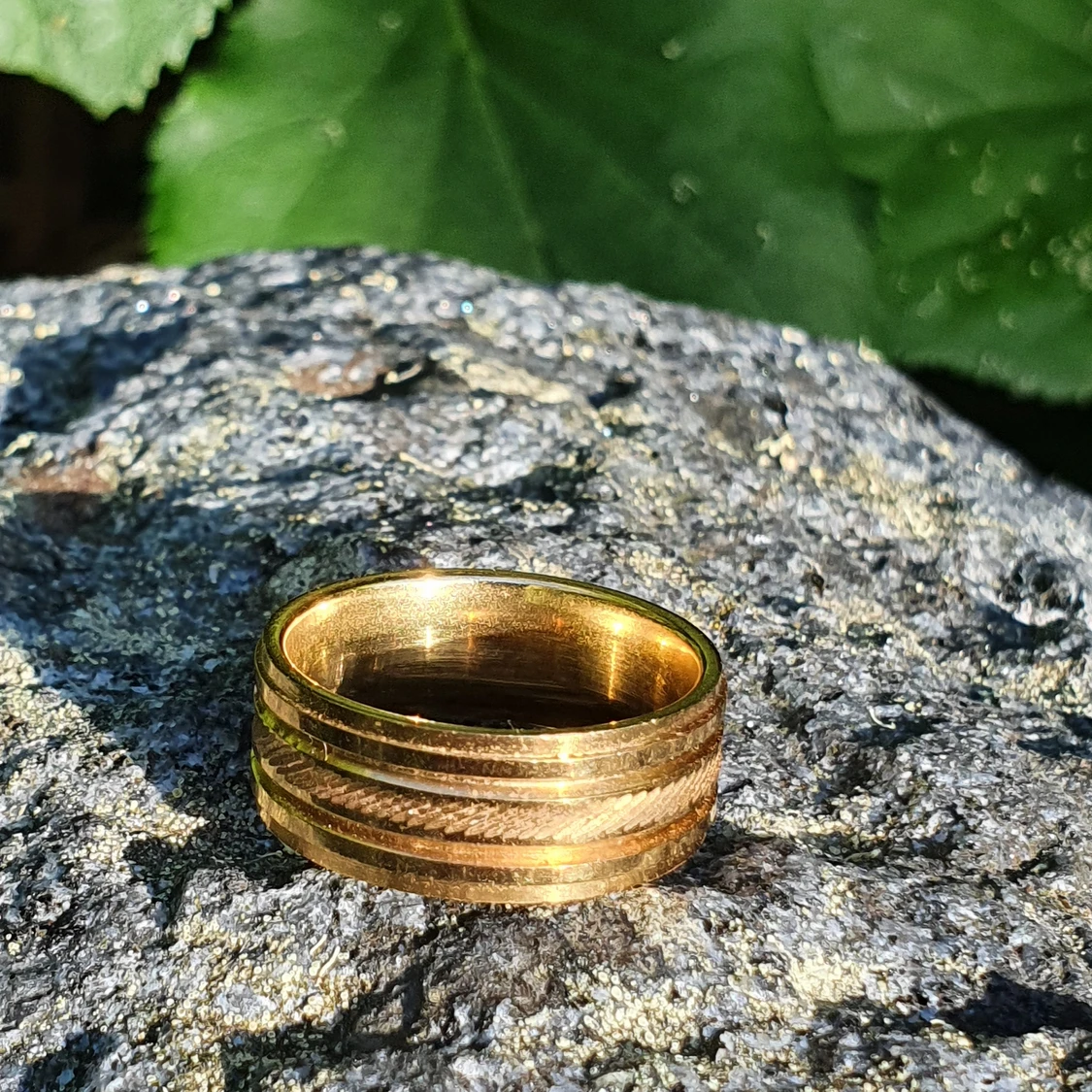 Guldfärgad stål ring  - 90