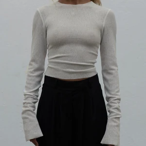 Adsgn- long sleeve  - Alice Stenlöfs vita long sleeve tröja, helt ny med lappen kvar! Skicka privat för fler bilder!